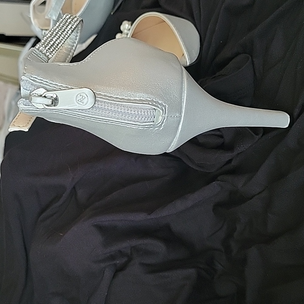 Adrienne Vittadini silver formal shoes. - Picture 6 of 13